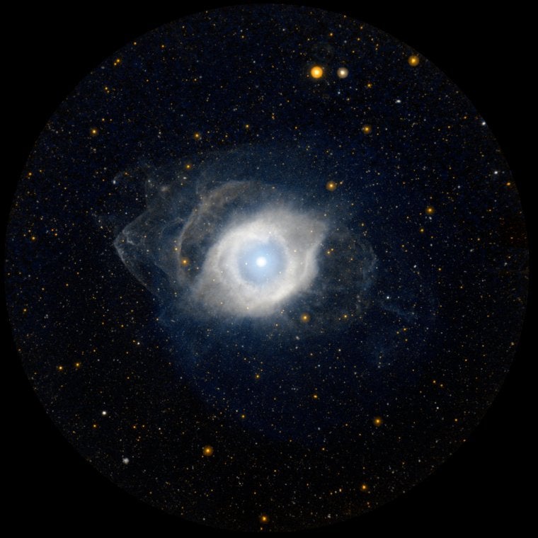 La nebulosa de l'Hèlix, formada quan la nana blanca al seu centre va alliberar les seves capes exteriors | NASA