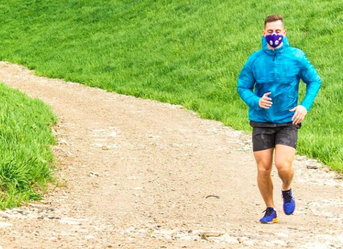 Un corredor amb mascareta | Pixabay