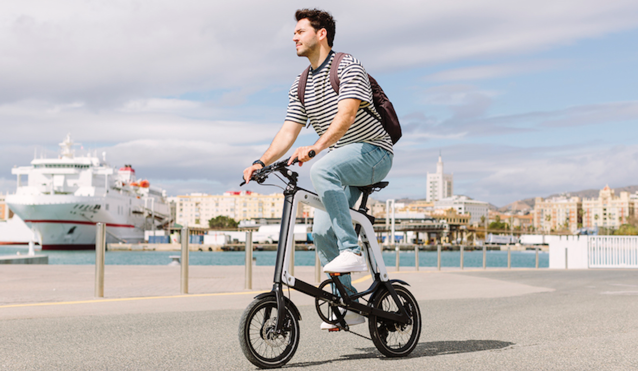 La nova bicicleta elèctrica plegable feta amb materials reciclats | Ossby