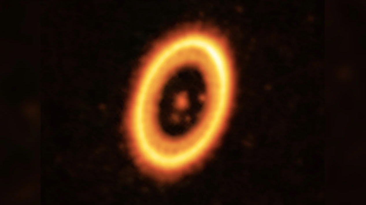 Aquesta imatge ha permès detectar l'existència d'un possible exotroià al sistema PDS 70 | ESO