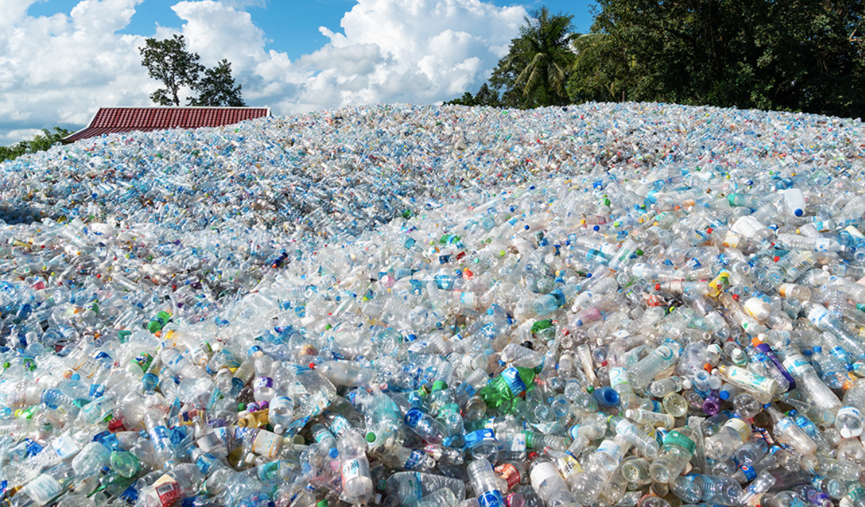 Les ampolles de plàstic dels abocadors podrien tenir una segona vida sense ni tan sols reciclar-les | UBCO