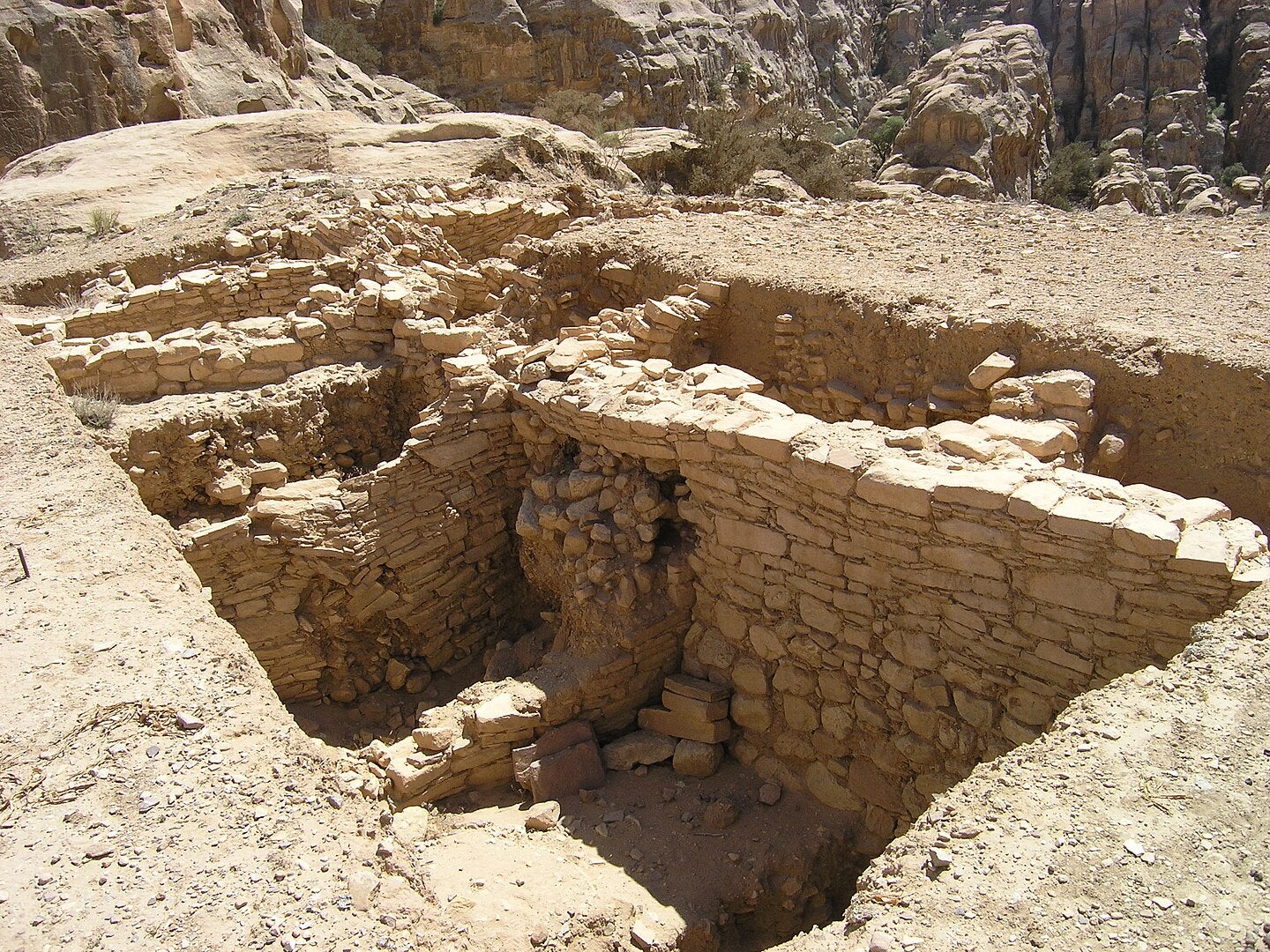 La tomba ha estat descoberta en un jaciment molt proper a Petra, a Jordània | Ana Al'ain / Wikimedia Commons (CC C BY-SA 3.0)
