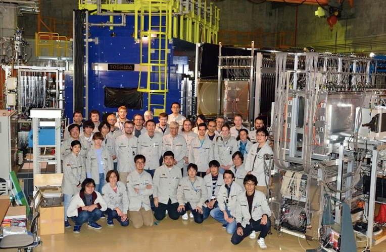 L'equip d'investigadors que ha aconseguit crear i detectar per primer cop l'oxigen-28 | Yosuke Kondo