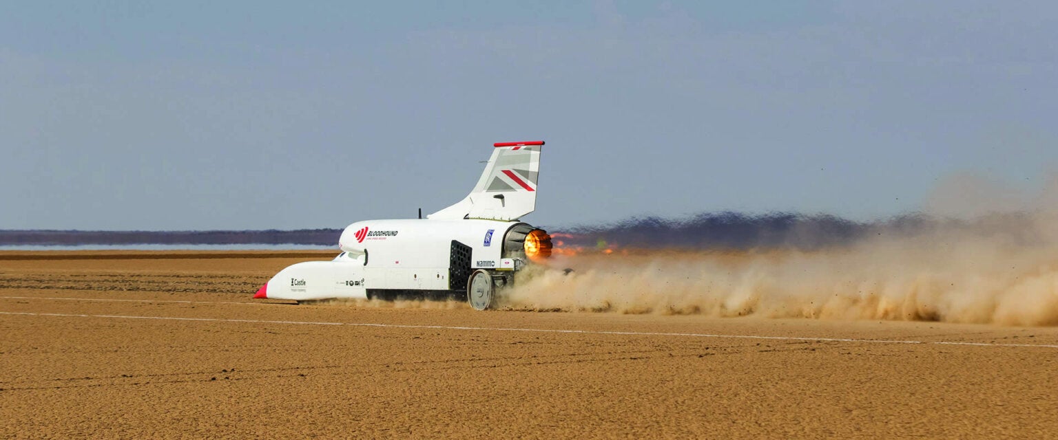 El propulsor principal del vehicle és un motor a reacció EJ200 com el que duen els caces Eurofighter | Bloodhound