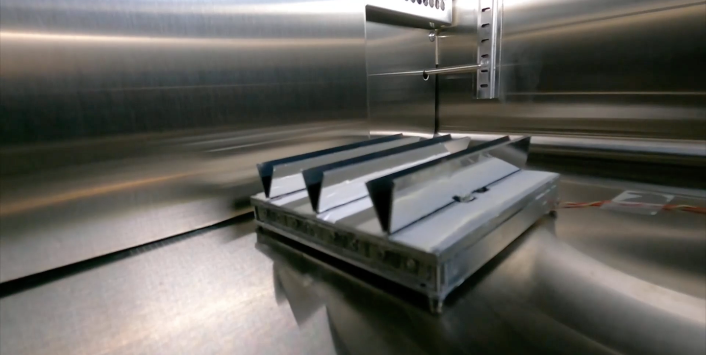 El motor de cera permet canviar entre els dos estats sense cap font d'energia i sempre segons la temperatura | Universitat de Califòrnia - Santa Bàrbara
