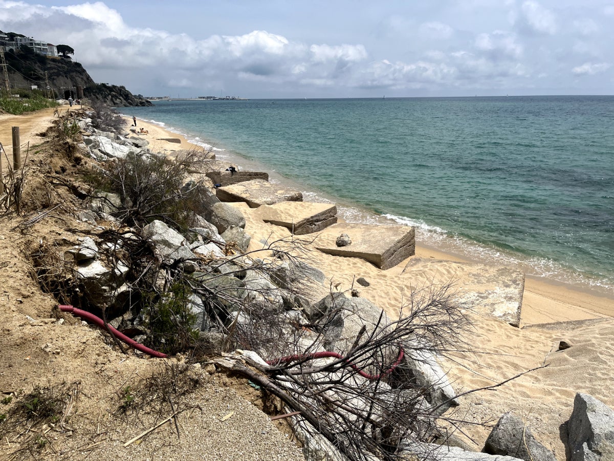 A la platja de la Musclera, a Arenys de Mar han desaparegut els banyistes i les guinguetes | S.B.