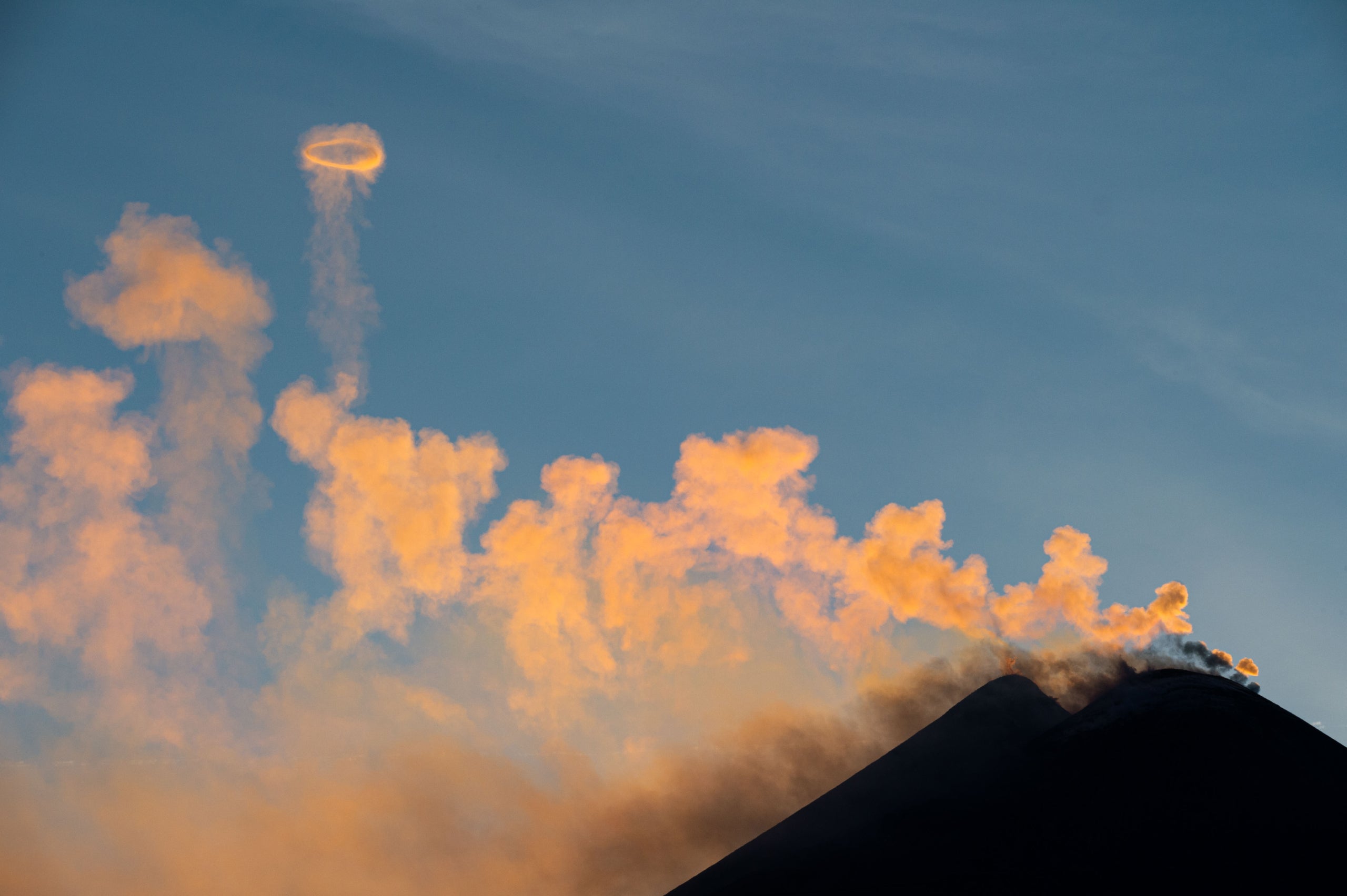 La cinquena erupció de l'Etna en el darrer mes | Europa Press/Contacto/Salvatore Cavalli