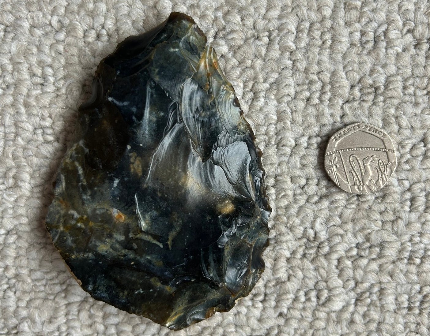 La pedra que va trobar un jove de nou anys d'Anglaterra podria ser una destral neandertal | Worthing Museum