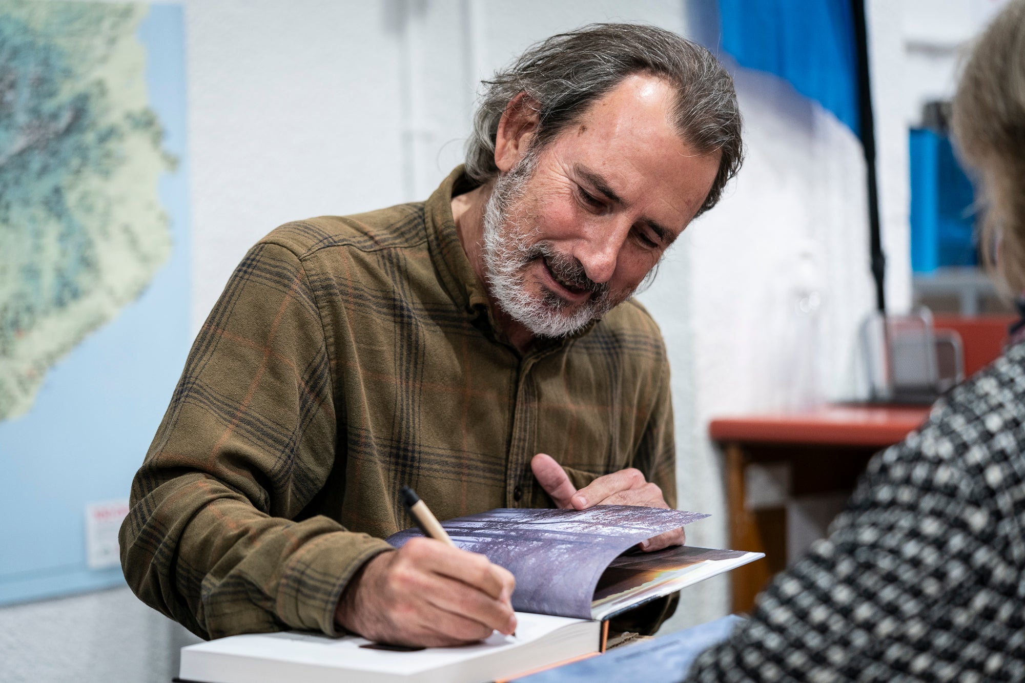 Andoni Canela presenta el seu nou llibre, Territorio Lobo | Miria Comas