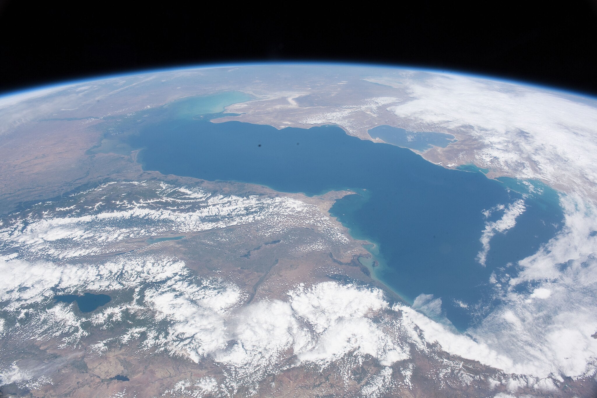 El mar Caspio está bajo una grave amenaza | Earth Science and Remote Sensing Unit, NASA Johnson Space Center