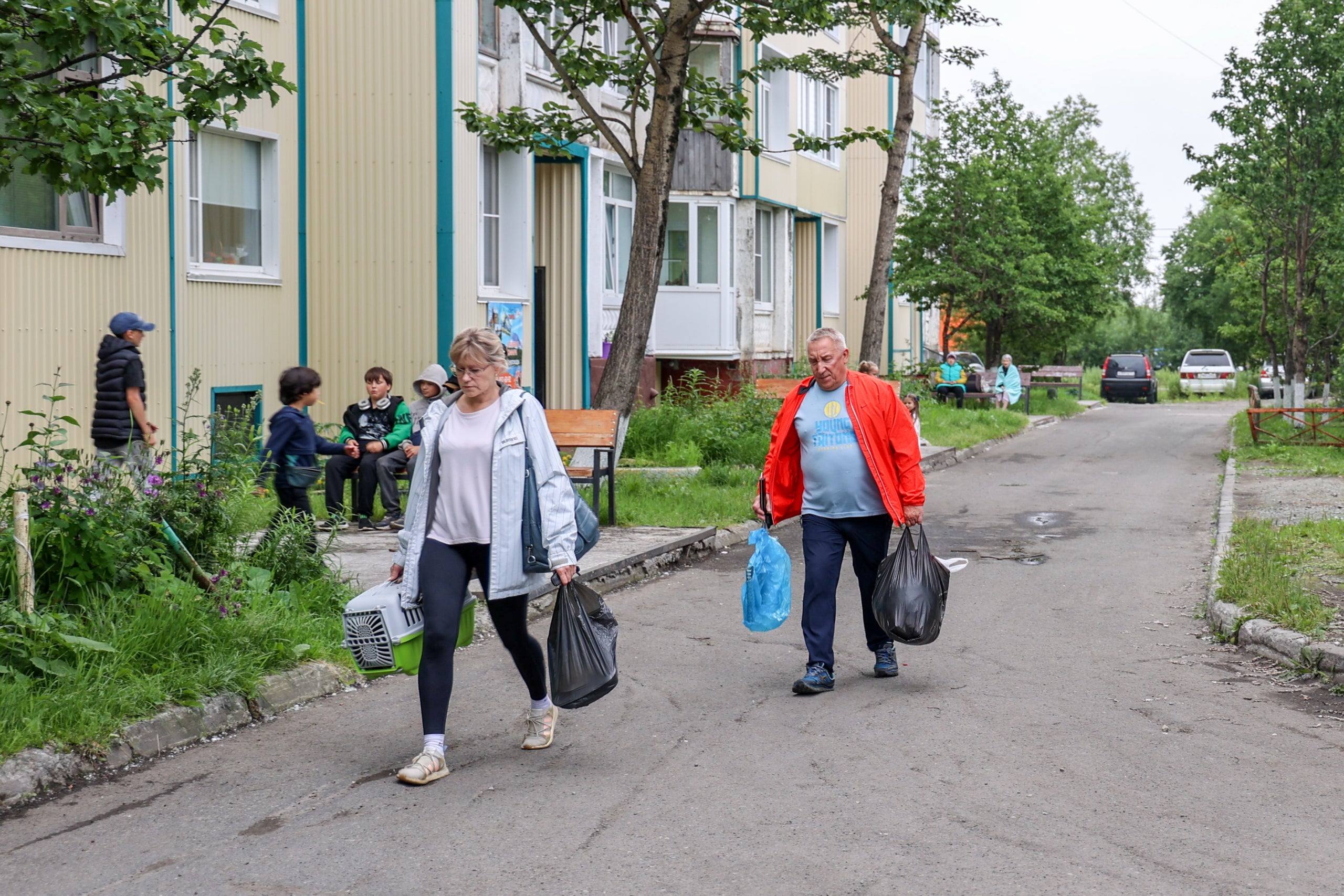 Els residents locals es preparen per a l'evacuació després d'un potent terratrèmol que va afectar la península de l'extrem oriental russa. | Valeria Kosilova/TASS via ZUMA Press/dpa (EUROPA PRESS)