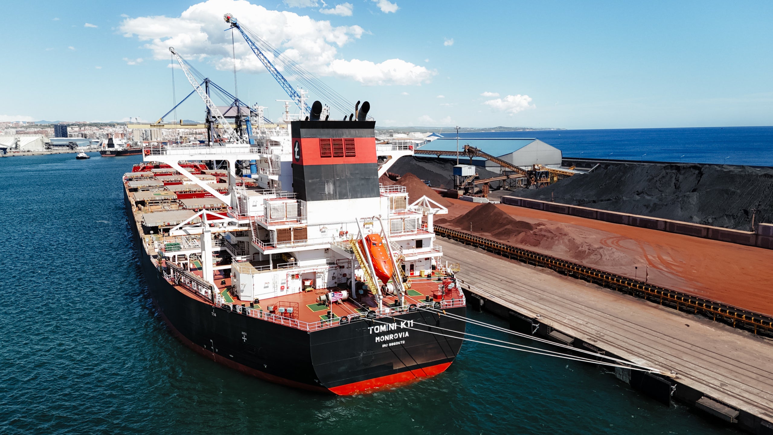 El buque MV TOMINI K11 atracado en el Muelle de Cataluña del puerto de Tarragona | ACN