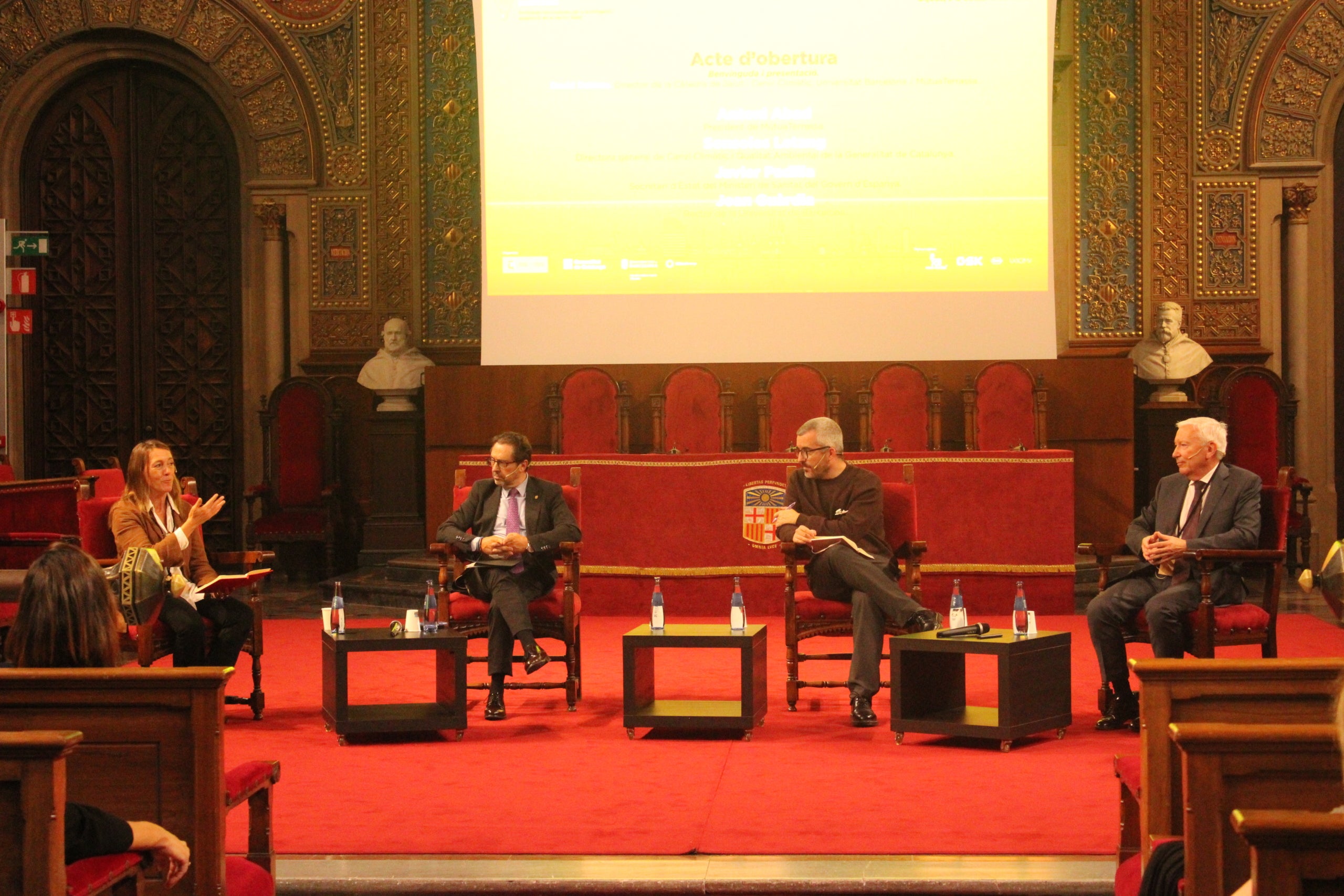 Antoni Abad, president de la MútuaTerrassa, Sonsoles Letang Jiménez de Anta, directora general de Canvi Climàtic i Qualitat Ambiental (en substitució de la consellera de Territori, Habitatge i Transició Ecològica, Sílvia Paneque), Javier Padilla, secretari d'Estat del Ministeri de Sanitat del govern espanyol, Joan Guàrdia, rector de la Universitat de Barcelona (UB)i David Dalmau, director de la càtedra de salut i canvi climàtic de la Universitat de Barcelona/MútuaTerrassa. | Jose Díaz
