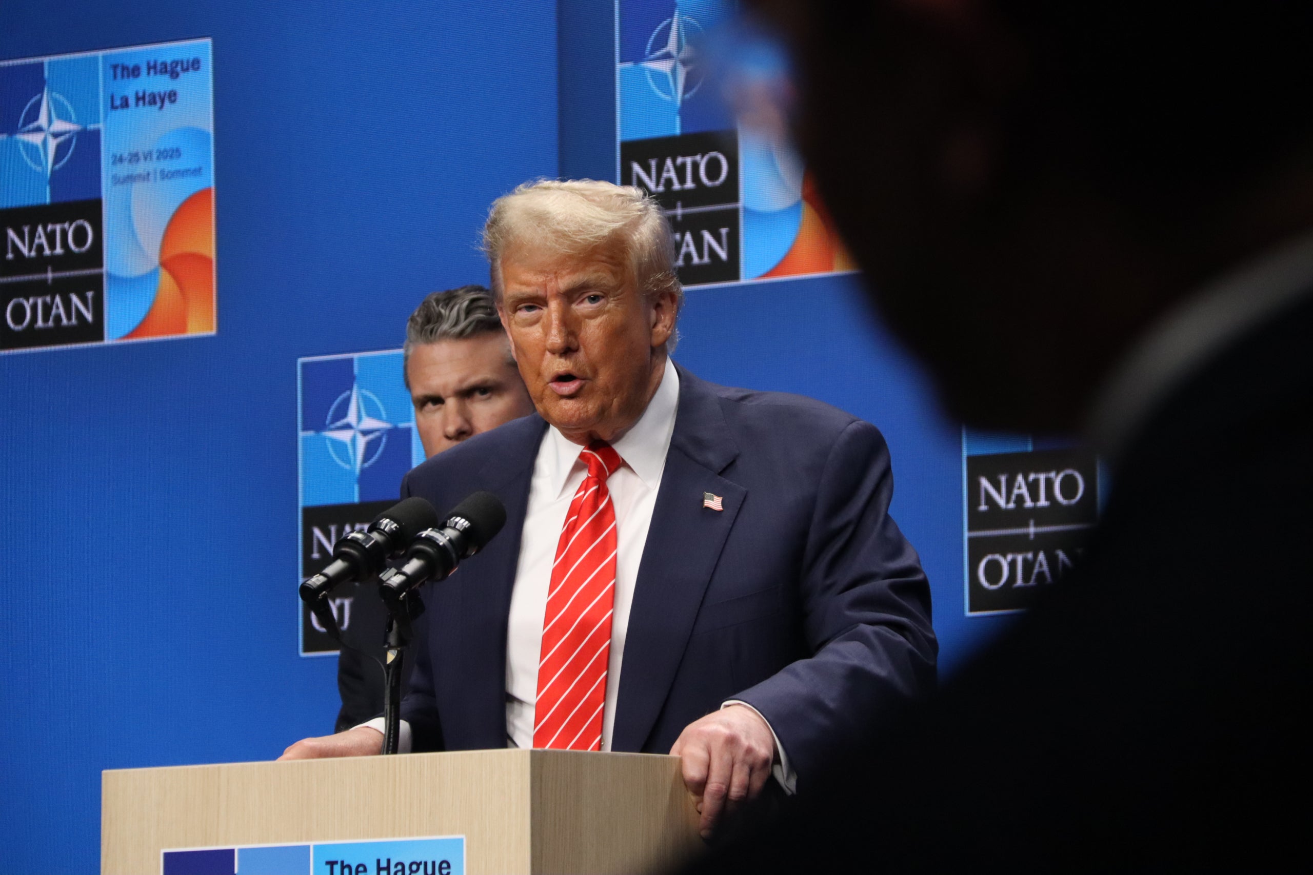 El president dels Estats Units, Donald Trump, durant la roda de premsa posterior a la cimera de l'OTAN celebrada a la Haia | Albert Cadanet (ACN)