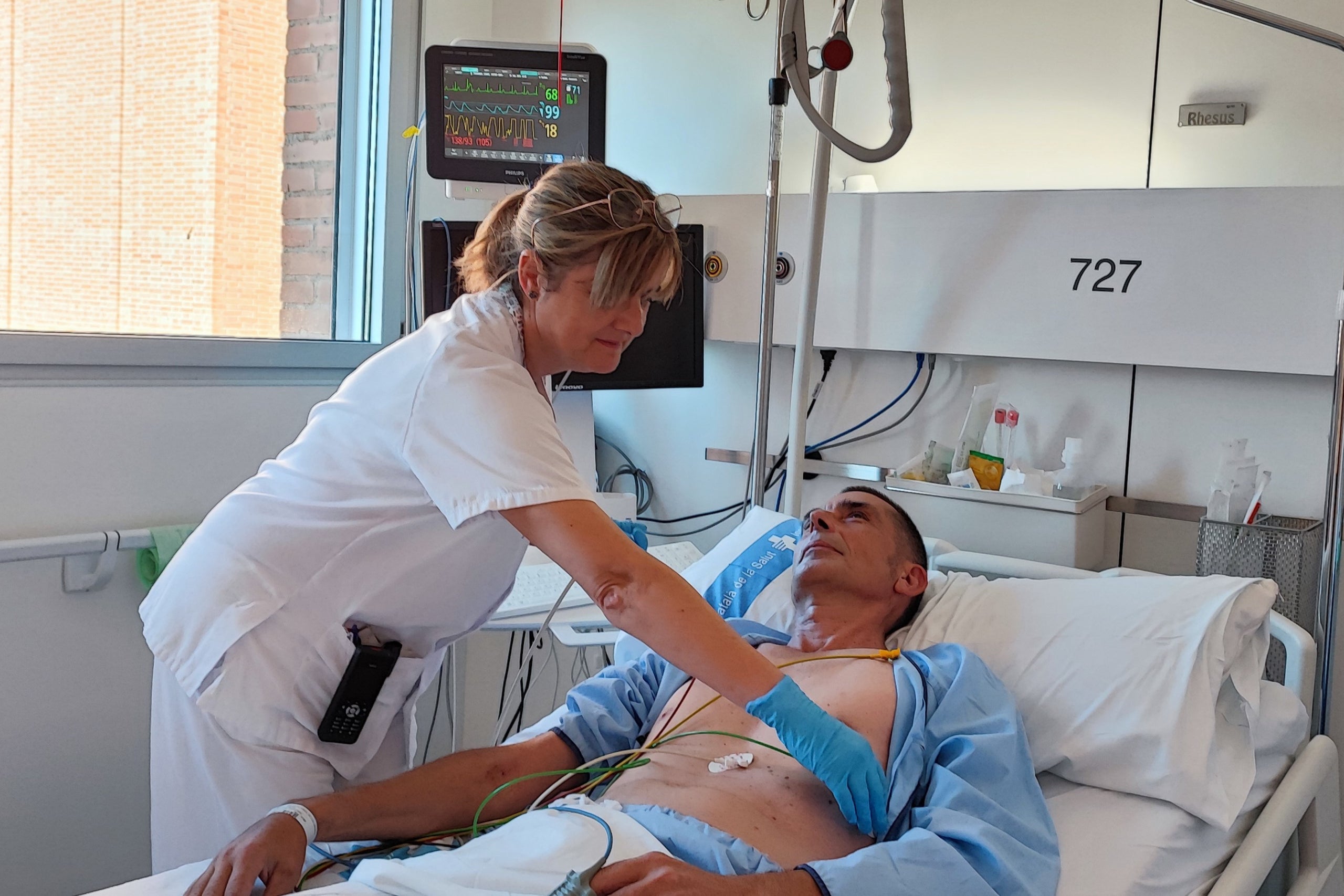 Un pacient a la Unitat d'Ictus del Trueta | ICS Girona 