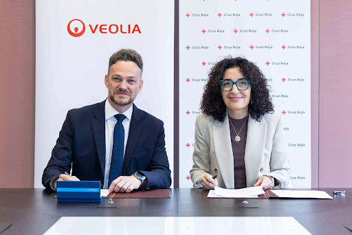 Firma del convenio de la alianza entre Veolia y la Cruz Roja / Cedida