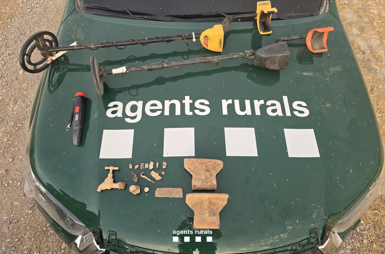 Detectors de metalls i material arqueològic comissat pels Agents Rurals | Agents Rurals