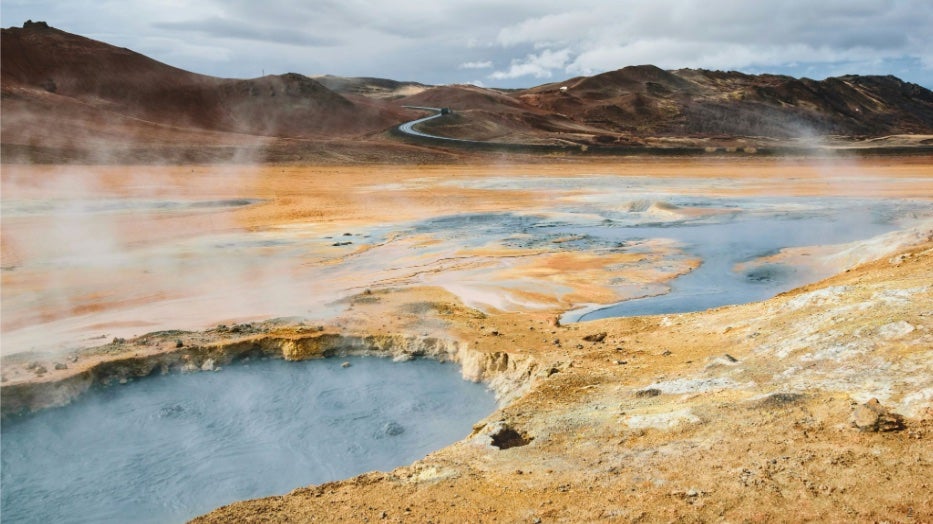 La geotèrmia utilitza la calor del subsol per oferir calefacció, refrigeració i aigua calenta de manera contínua, sense dependre de la meteorologia / Veolia
